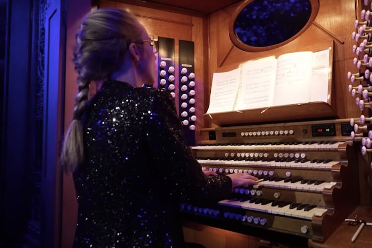 Organist Performs With a Symphony Orchestra to Add a Thrilling Layer to the Star Wars Finale